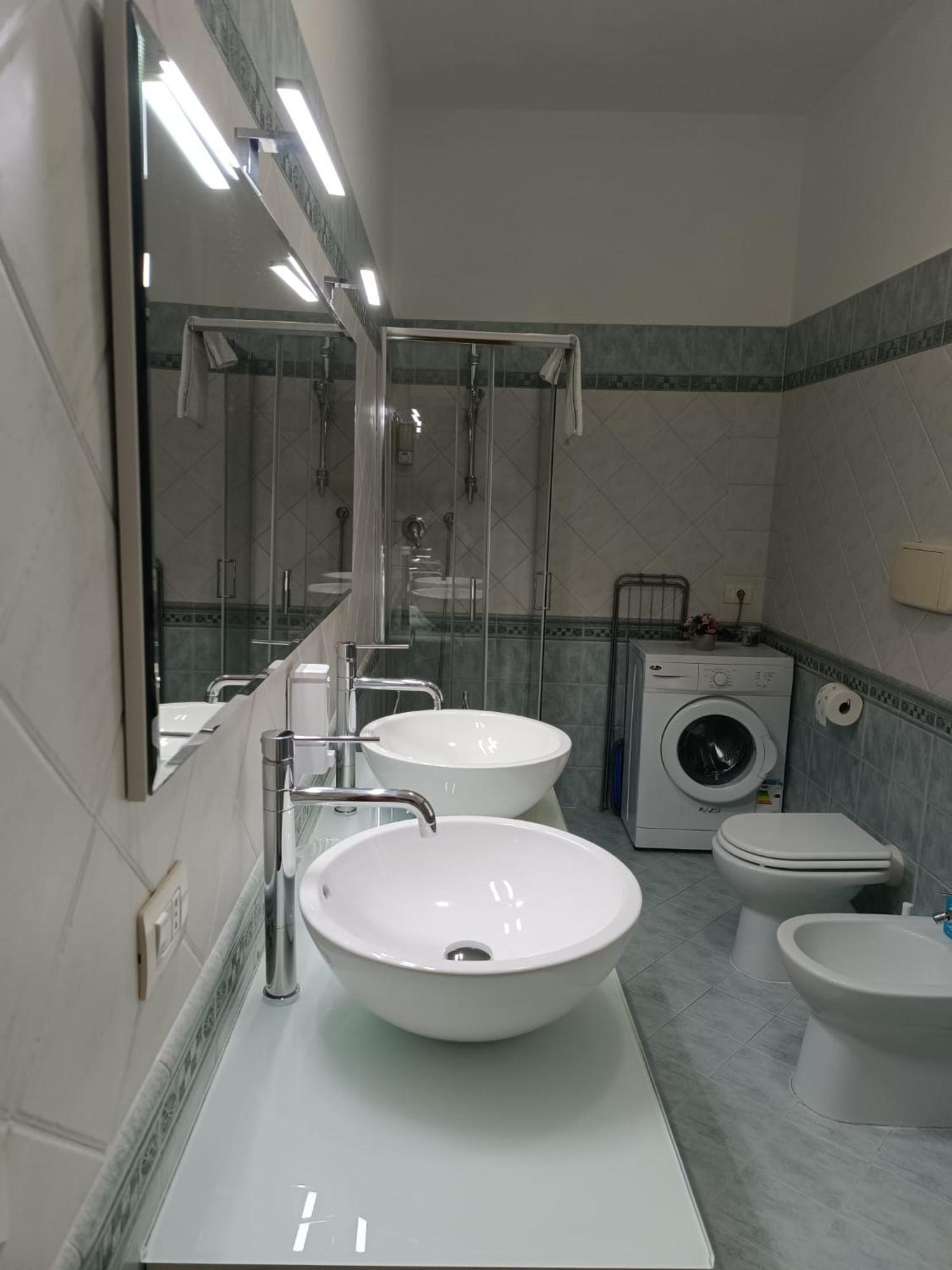 Lizzies Hus Apartment Fiumicino Bagian luar foto