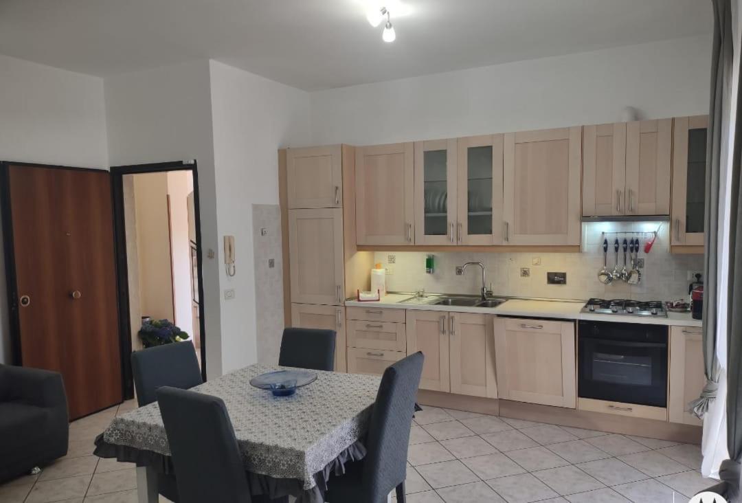 Lizzies Hus Apartment Fiumicino Bagian luar foto