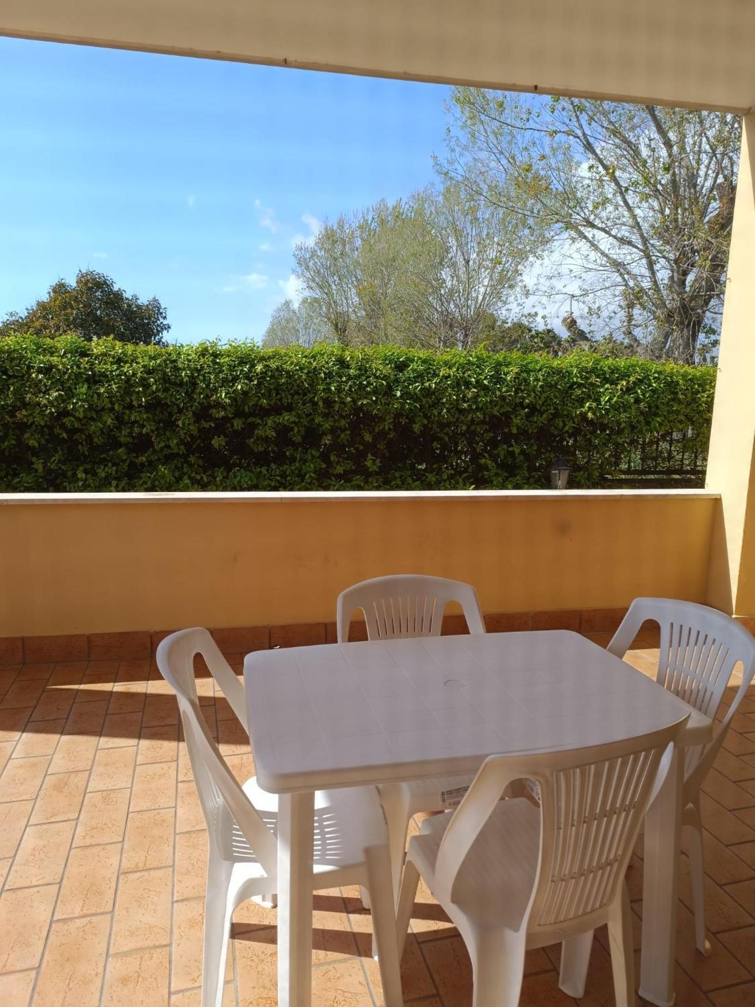 Lizzies Hus Apartment Fiumicino Bagian luar foto